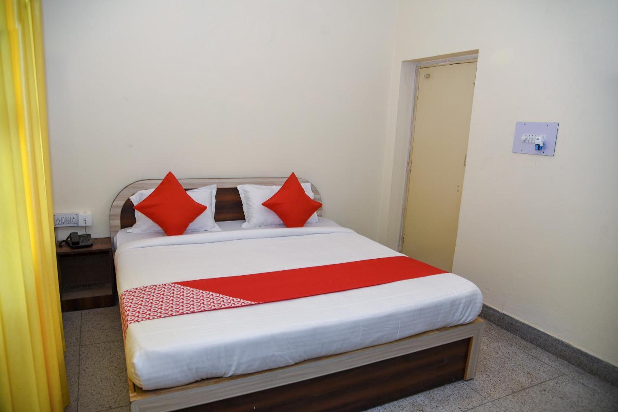OYO 15684 Hotel Vibrant Inn Danapur Extérieur photo