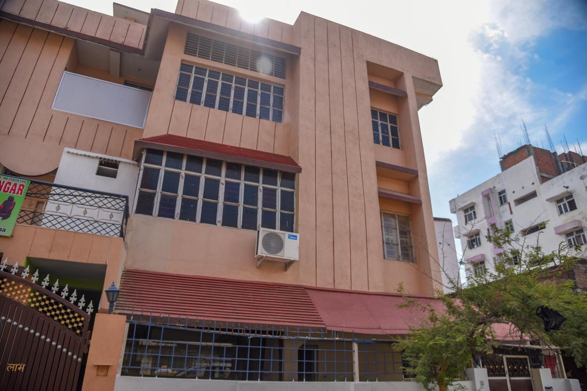 OYO 15684 Hotel Vibrant Inn Danapur Extérieur photo