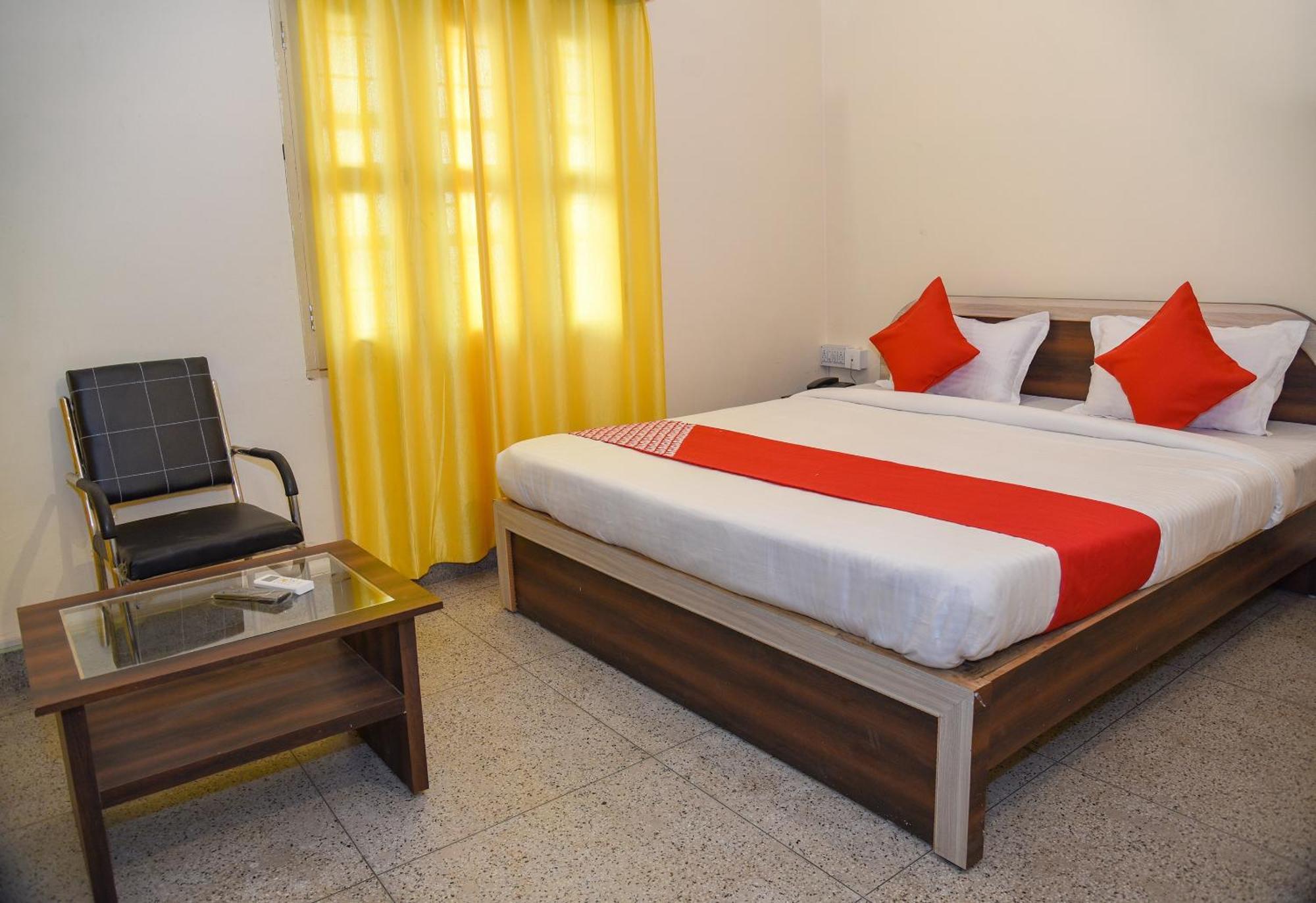 OYO 15684 Hotel Vibrant Inn Danapur Extérieur photo