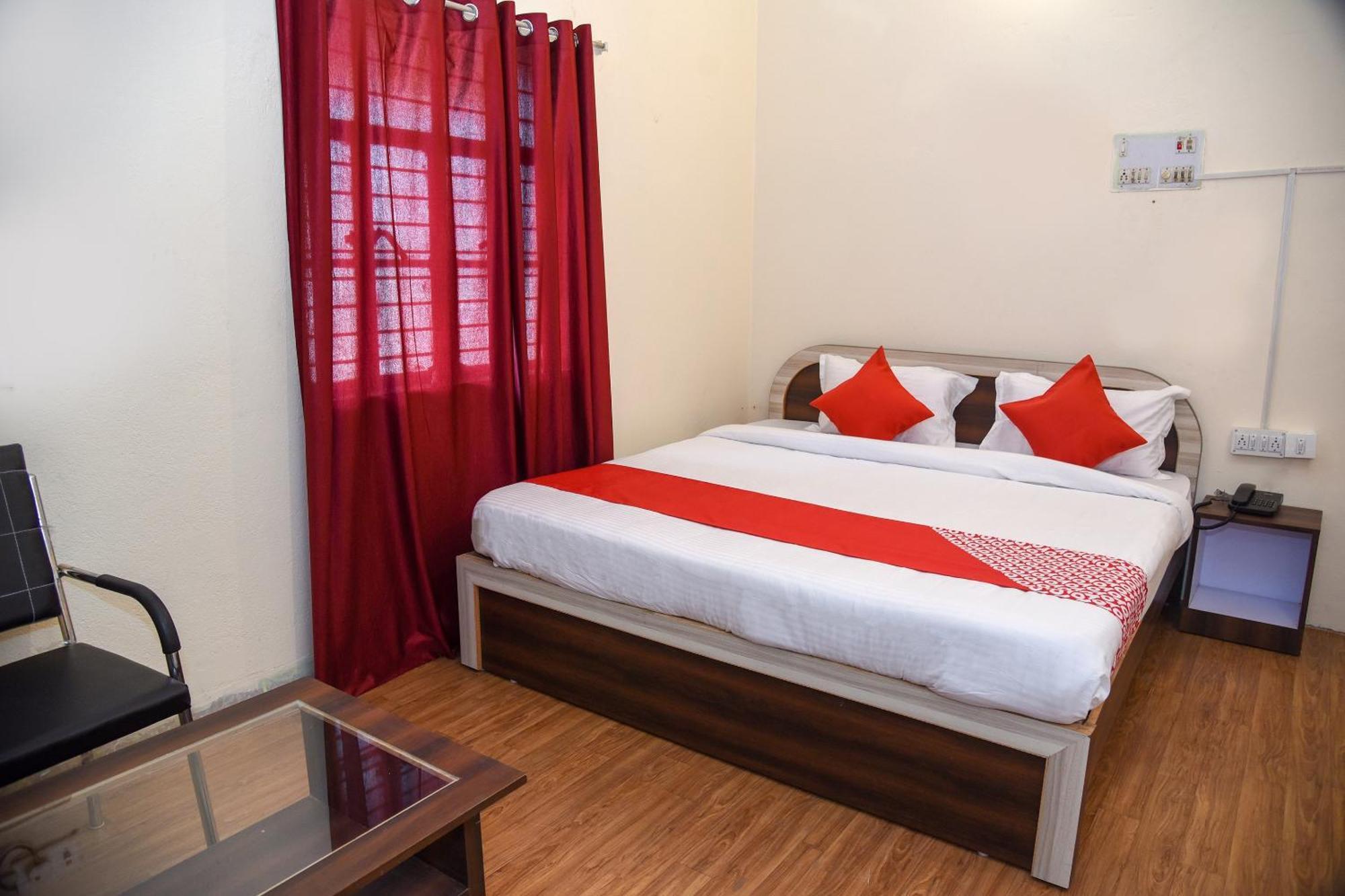 OYO 15684 Hotel Vibrant Inn Danapur Extérieur photo