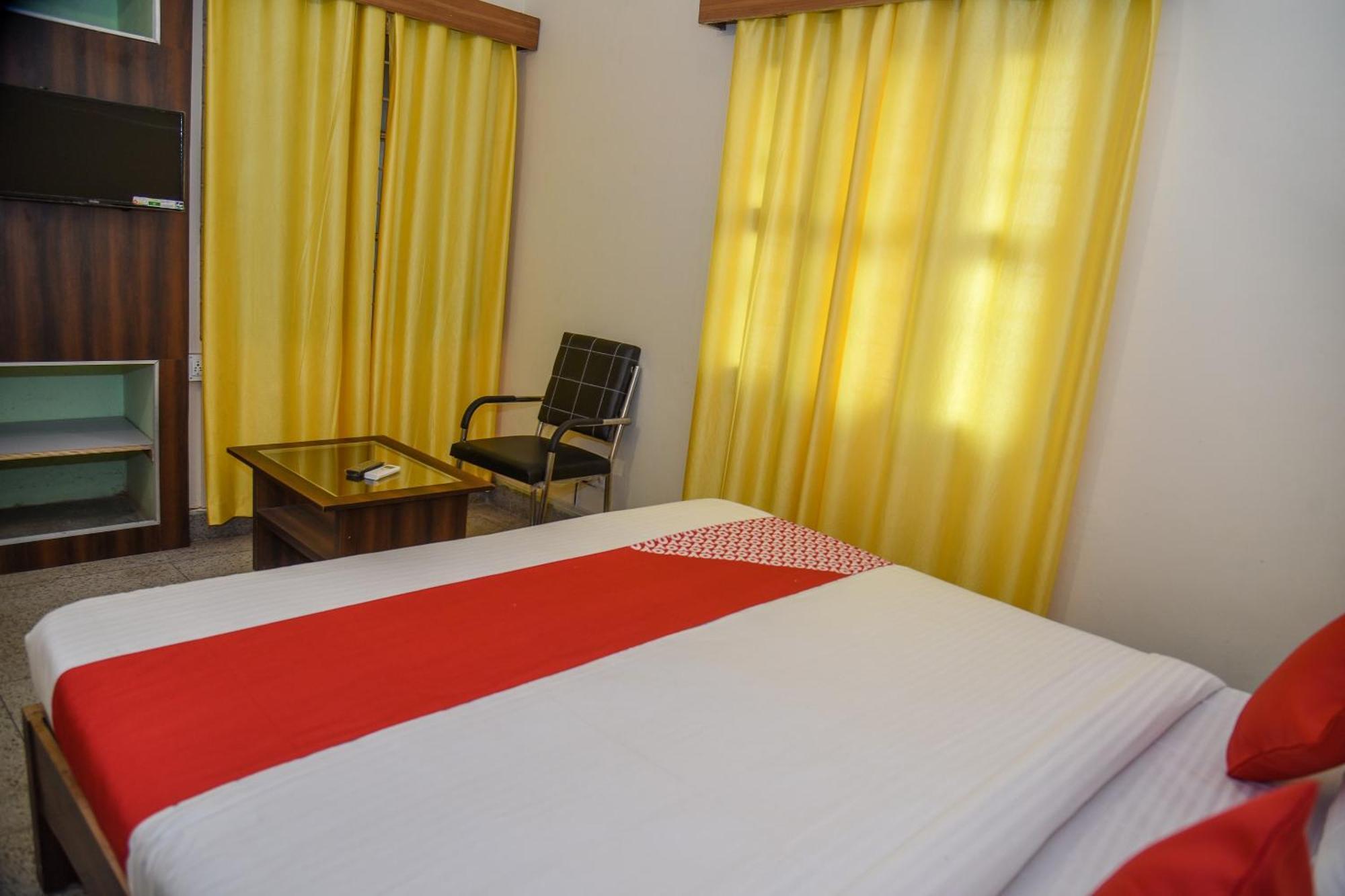 OYO 15684 Hotel Vibrant Inn Danapur Extérieur photo