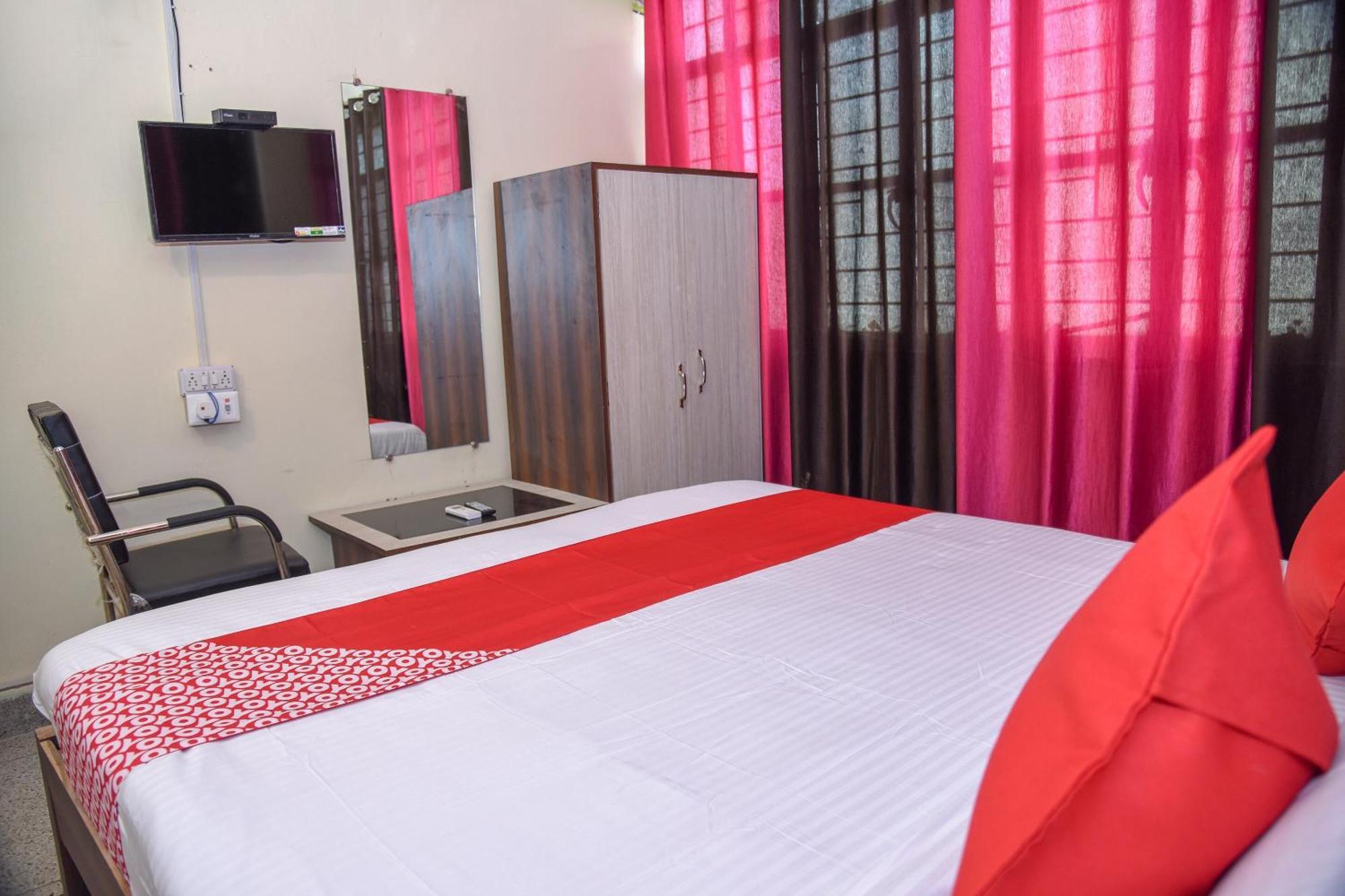 OYO 15684 Hotel Vibrant Inn Danapur Extérieur photo